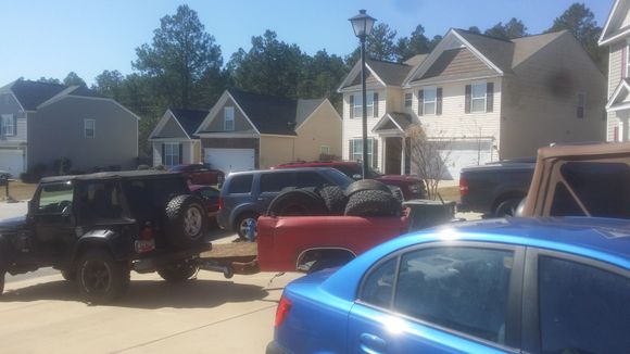 Breaking the new neighbors in, moved in friday and ive already got a vehicle in jackstands and my redneck trailer out!