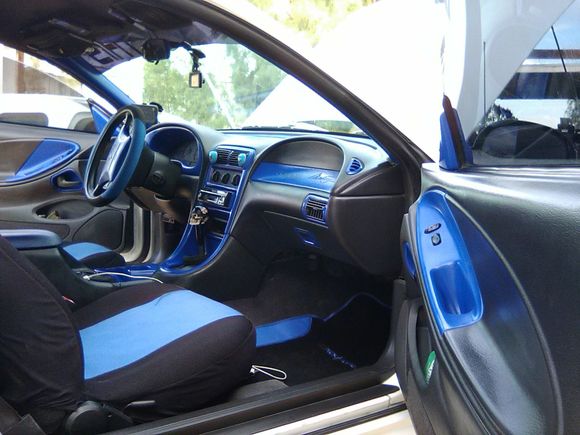 Finished interior before i added custom LED door sill plates and LED cup holders