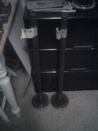 I found a pair of '99 stock 28 Spline Axles for $25, I knew they were a little longer but I didn't have time to see just how long before I had to go pick them up.

The Housing I need is on craigslist for $45 dollars right now, but I am completely broke =( I want to build my own diff with a locker though, so Probably 31 Splines, but hey atleast with a 99 Housing it will clear the wheel wells right?
