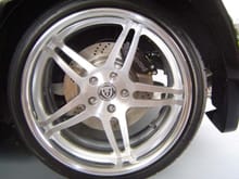 19&quot; iforged aluminum rear wheel - 13&quot; drilled rotor - 4 piston caliper -