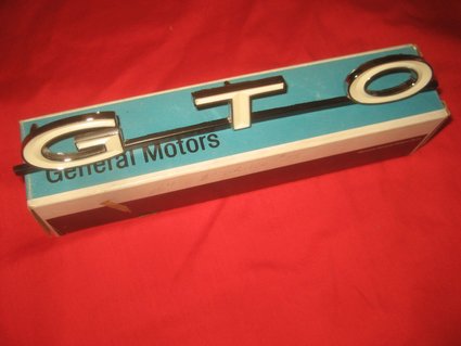 NOS 1964-66 Pontiac GTO Grille Emblem