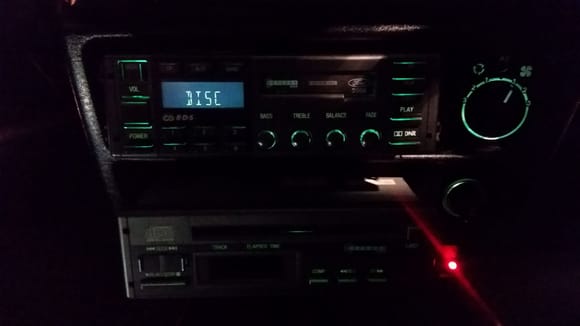 Blue headed lead from the back of the radio to the cd now connected...radio now displays "disc" but the cd player is unresponsive