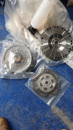 Got a new lightened flywheel, organic clutch from Matt Lewis cos the AP paddle clutch wasnt to my liking.