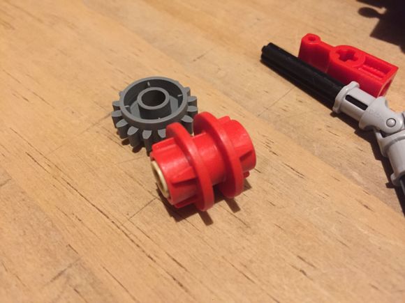 Got as far as rear driverrain and noticed the slide gear on the lift mechanism was wrong and didn’t allow movement so got one from my spares...