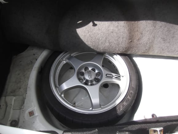 I was lucky to find exactly the same size and style of my old school OZ Cronos alloys for my spare wheel.