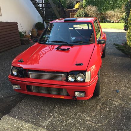 Fitted the carbon fibre bonnet. Just need to decide on the front grill and bespoke intercooler.