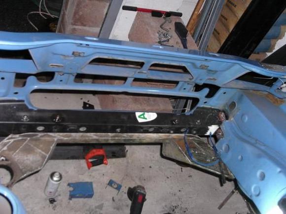 DCFC0002 2   Mk3 Escort cross member fitted to make it easier to fit the RS16i front anti roll bar set up