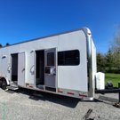 Car hauler with living quarters 