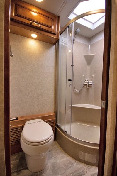 2020 RENEGADE RV Verona LE 38LDG Class C Motorhome