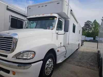 2005 Showhauler Garage Class C  for sale $135,000 