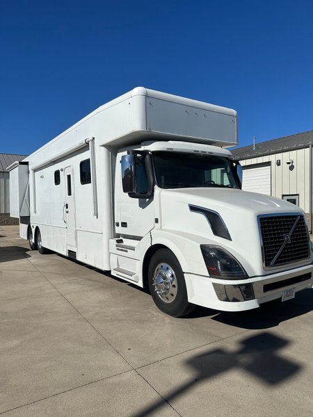 2016 Showhauler 42ft Motorhome  for Sale $265,000 