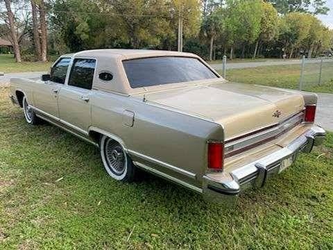 1979 Lincoln Town Car  for Sale $12,495 