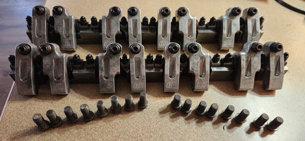 T&D SBC ROCKER ARMS AND STANDS