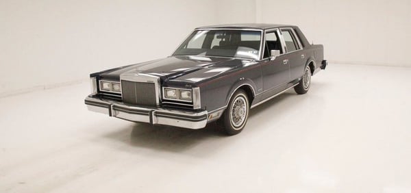 1982 Lincoln Town Car Sedan  for Sale $9,000 