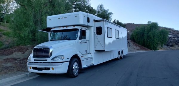 Remodeled 2005 Showhauler 45 for Sale $219,000