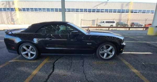 2011 Ford Mustang  for Sale $24,900 