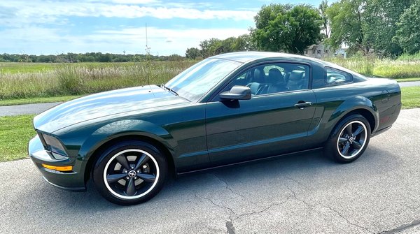 2008 Ford Mustang  for Sale $28,000 