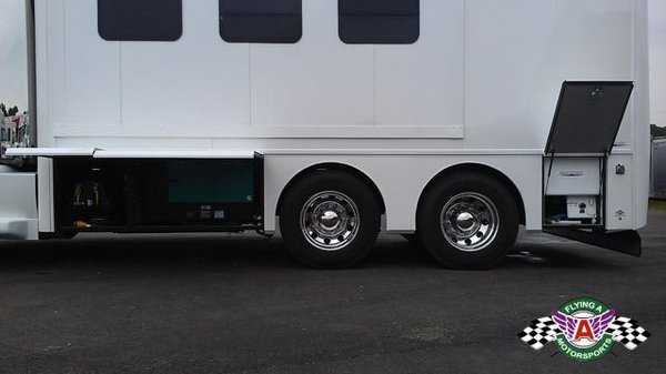 2016 Showhauler on Lonestar Chassis