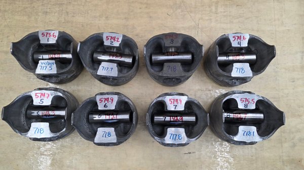NOS Chev LT1 Pistons 