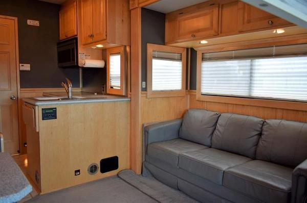 2005 Renegade 2212AG