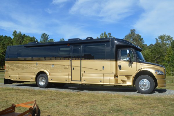 2007 Dynamax Dynaquest XL 38TS for Sale $129,000