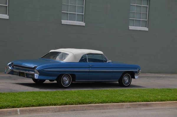 1961 Oldsmobile Super 88  for Sale $23,295 