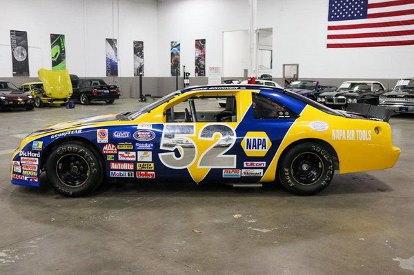 1993 Ford Thunderbird NAPA NASCAR for Sale $31,900