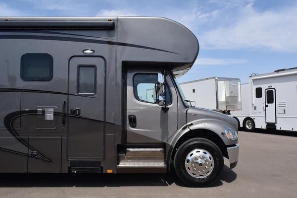 2019 Renegade Valencia 38RW