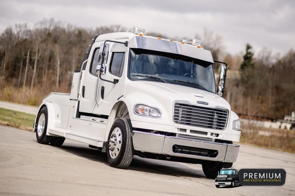 2021 FREIGHTLINER M2-106 - CUMMINS 350HP - ONLY 3K MILES  for Sale $173,500 