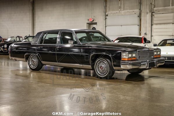 1986 Cadillac Fleetwood  for Sale $13,900 
