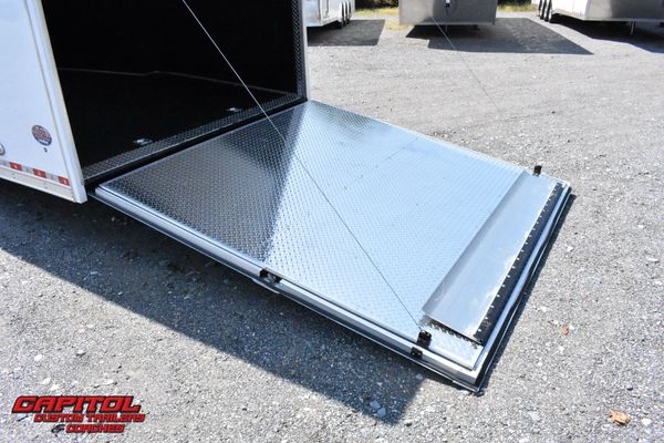 2020 UNITED SUPER HAULER 28' CAR HAULER