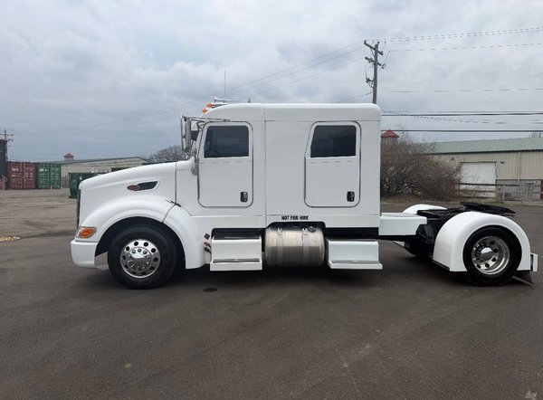 2007 Peterbilt BEAUTIFUL  for Sale $65,000 