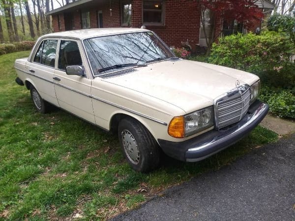 1982 Mercedes-Benz 300D  for Sale $9,495 