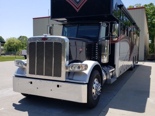 2017 SHOWHAULER