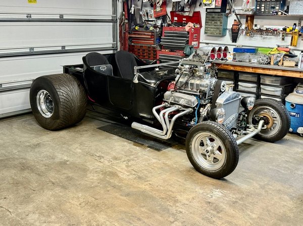 Subercharged 350 Chevy Tee Bucket Big and Ugly Injector Hat