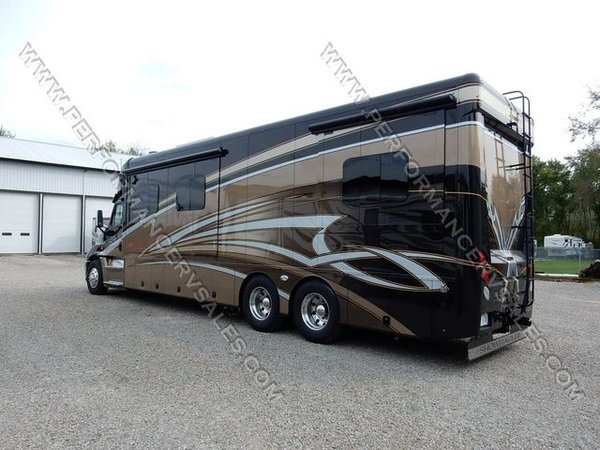 2019 ShowHauler 1816