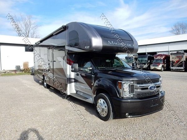 2019 Thor Motor Coach Magnitude