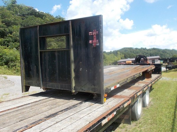 17' flatbed with headboard, rub rail and stake pockets