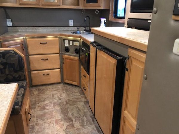 2014 Volvo W/ ARI Legacy Condo Cab - RV / Toterhome / Semi for Sale $89,500