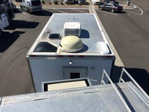 2008 Freightliner 14’ Titan Toterhome for Sale $89,990