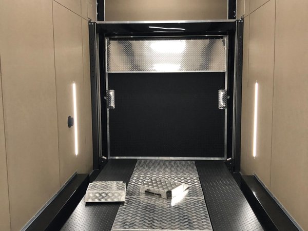 2022 30' Aluminum White Stacker