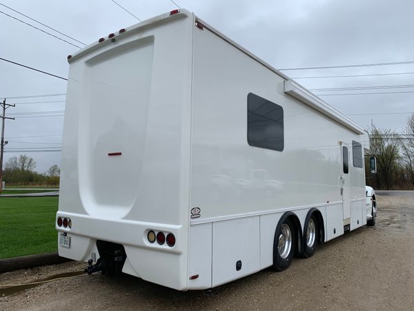 Used 2006 Chariot 40' Motorhome
