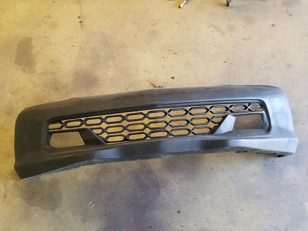 Front and rear bumpers for C5/trade obo 