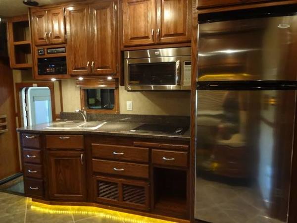 2014 Showhauler Garage Unit for Sale $285,000