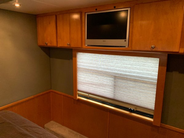 Used 2006 Chariot 40' Motorhome