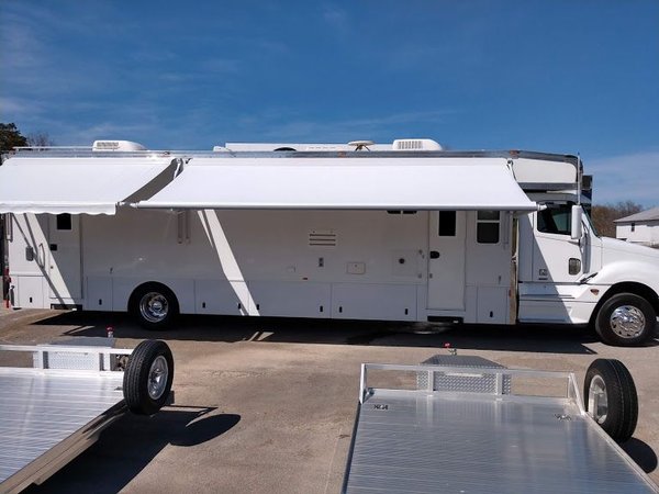 2006 Haulmark Motorgarage Mercedes 450HP 43' 1-Slides with B
