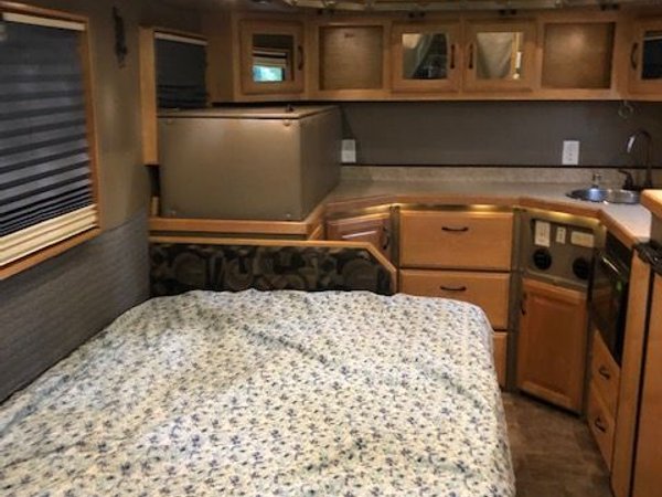 2014 Volvo W/ ARI Legacy Condo Cab - RV / Toterhome / Semi for Sale $92,500
