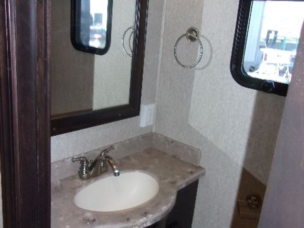 2017 Haulmark 45' bath and a half
