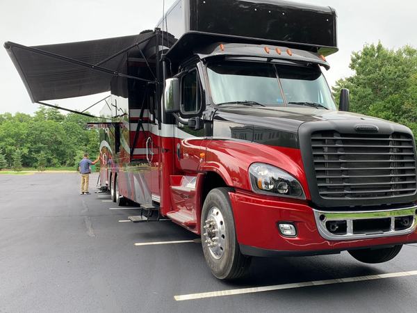 2017 Show Hauler Conversions Show Hauler 45GS for Sale $319,988