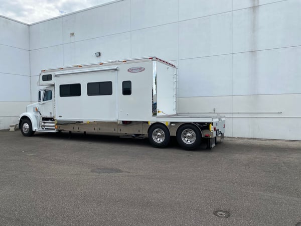 06 Renegade K1734 B Toter with 05 Renegade IT44LGX Liftgate   for Sale $325,000 